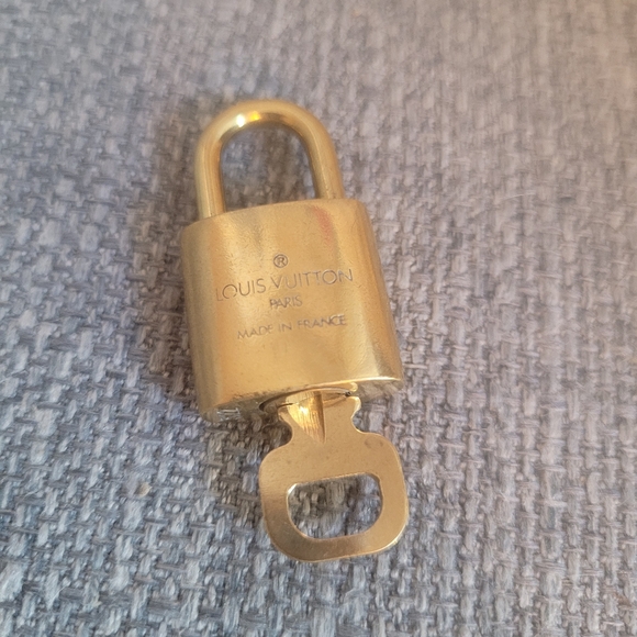 Louis Vuitton Lock and Key #322 - Picture 2 of 4